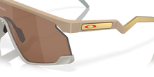 Load image into Gallery viewer, Oakley Sunglass _ BXTR Patrick Mahomes II Collection 0009280