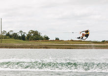 Load image into Gallery viewer, RONIX WAKEBOARDS 2026 - Krush - Modello - Mint / Merlot