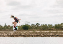 Load image into Gallery viewer, RONIX WAKEBOARDS 2026 - Krush - Modello - Mint / Merlot