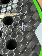 Load image into Gallery viewer, HEROES - PADEL RACKET - PREDATOR LTD 2026