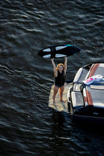 Load image into Gallery viewer, RONIX WAKESURF - WOMEN'S CARBON AIR CORE 3 - SKIMMER (2024) - Black / Mint / Coral