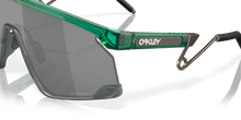 Load image into Gallery viewer, Oakley Sunglass _ BXTR Metal Trans Viridian w/ Prizm Black 0009237

