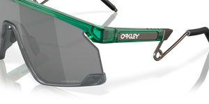 Oakley Sunglass _ BXTR Metal Trans Viridian w/ Prizm Black 0009237