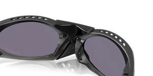 Oakley Sunglass _ Plantaris OO9437