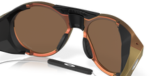 Load image into Gallery viewer, Oakley Sunglass _ Clifden Coalesce Collection 0OO9440
