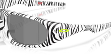 Load image into Gallery viewer, Oakley Sunglasses - Neoforma
