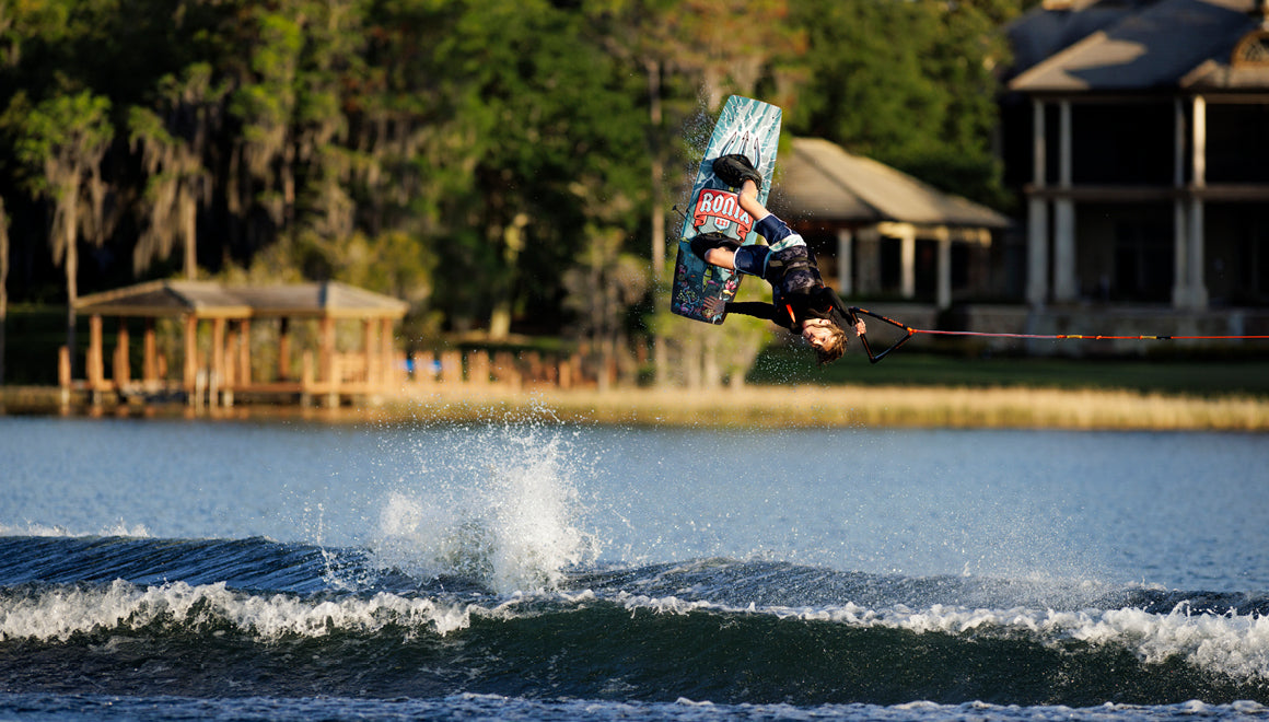 RONIX WAKEBOARDS 2026 - Boy's RX1 - Air Core 3 - Electric Trident