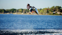 Load image into Gallery viewer, RONIX WAKEBOARDS 2025 - Boy&#39;s RX1 - Air Core 3 - Electric Trident

