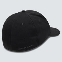 Load image into Gallery viewer, Oakley Tincan Cap (black/carbon fiber)
