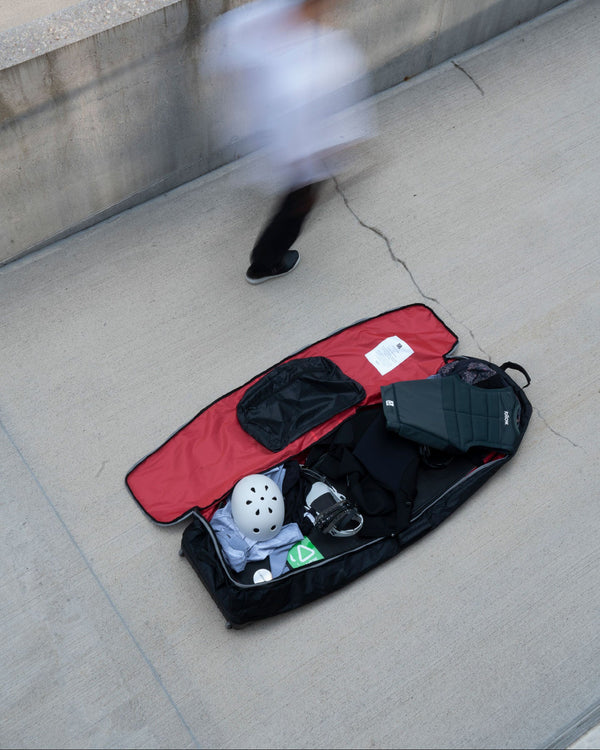 FOLLOW WAKE TRAVEL BAG - BLACK