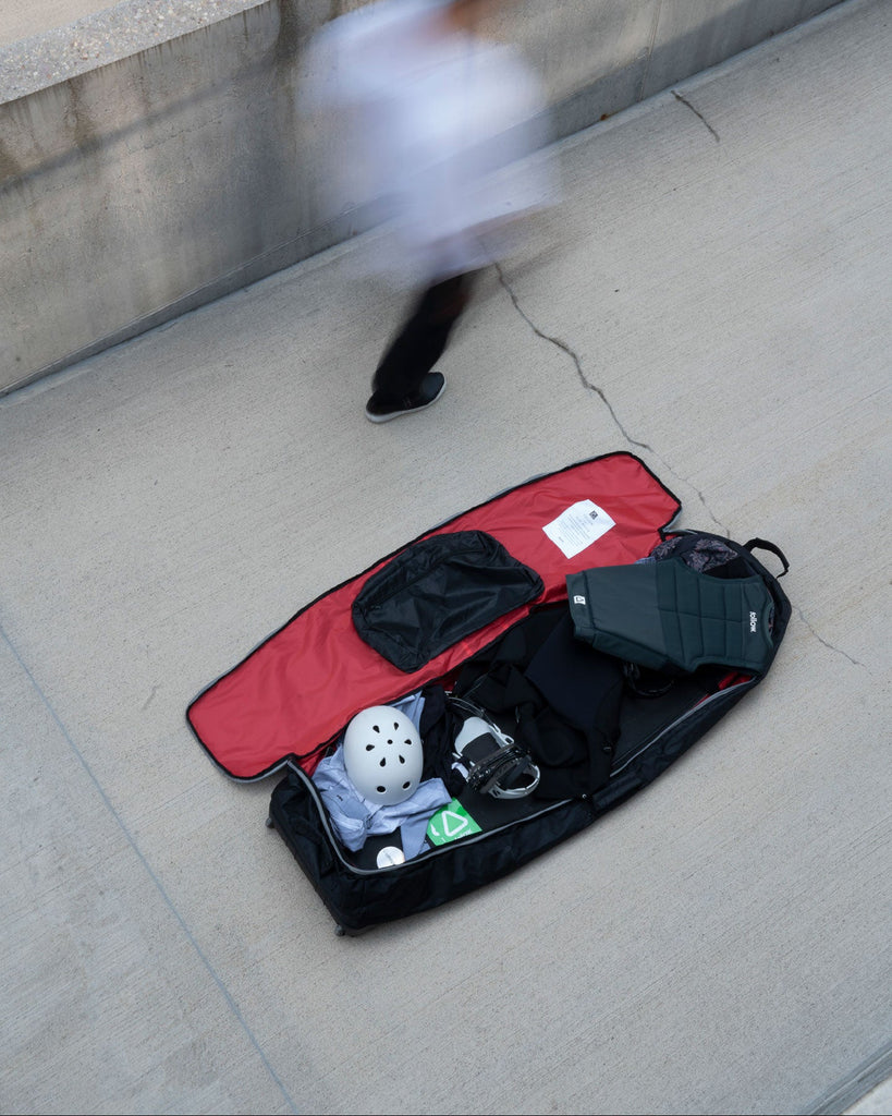 FOLLOW WAKE TRAVEL BAG - BLACK
