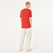 Load image into Gallery viewer, Oakley T-Shirt Mark II Tee 2.0 (Flame red)
