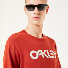 Load image into Gallery viewer, Oakley T-Shirt Mark II Tee 2.0 (Flame red)
