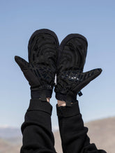 Load image into Gallery viewer, ARMADA _ CARMEL WINDSTOPPER MITT GLOVE - Off White Smiley
