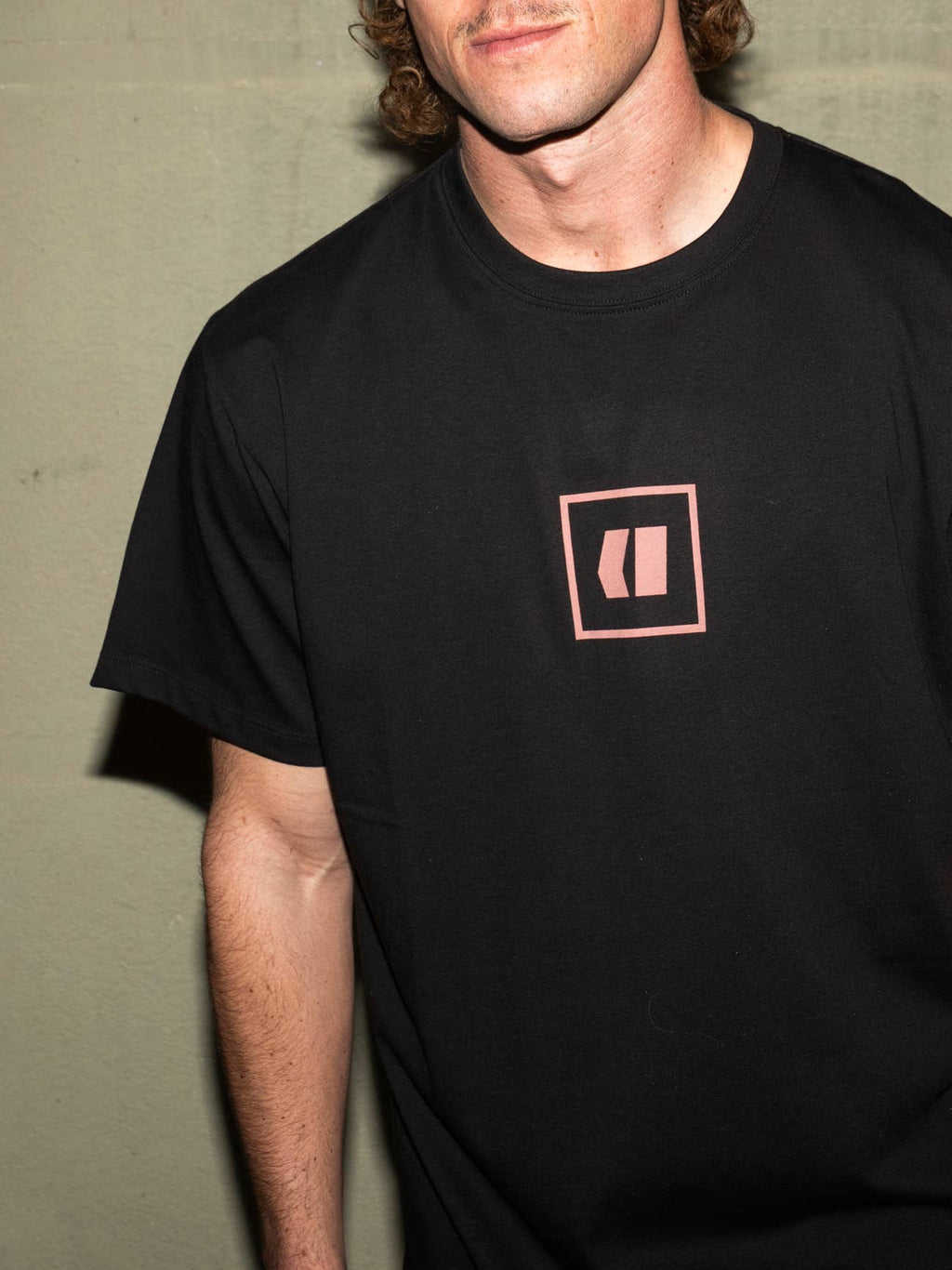 ARMADA _ ICON TEE - Black