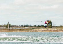 Load image into Gallery viewer, RONIX WAKEBOARDS 2026 - Krush - Modello - Mint / Merlot
